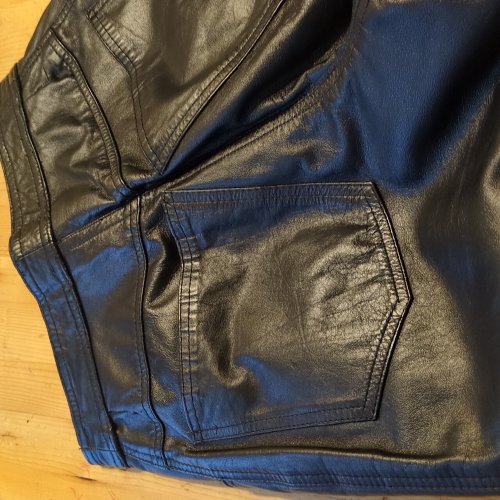 Vintage Chic: LA ROXX 1990's Black Leather Pants with Barrel/Balloon Legs - Picture 6 of 14